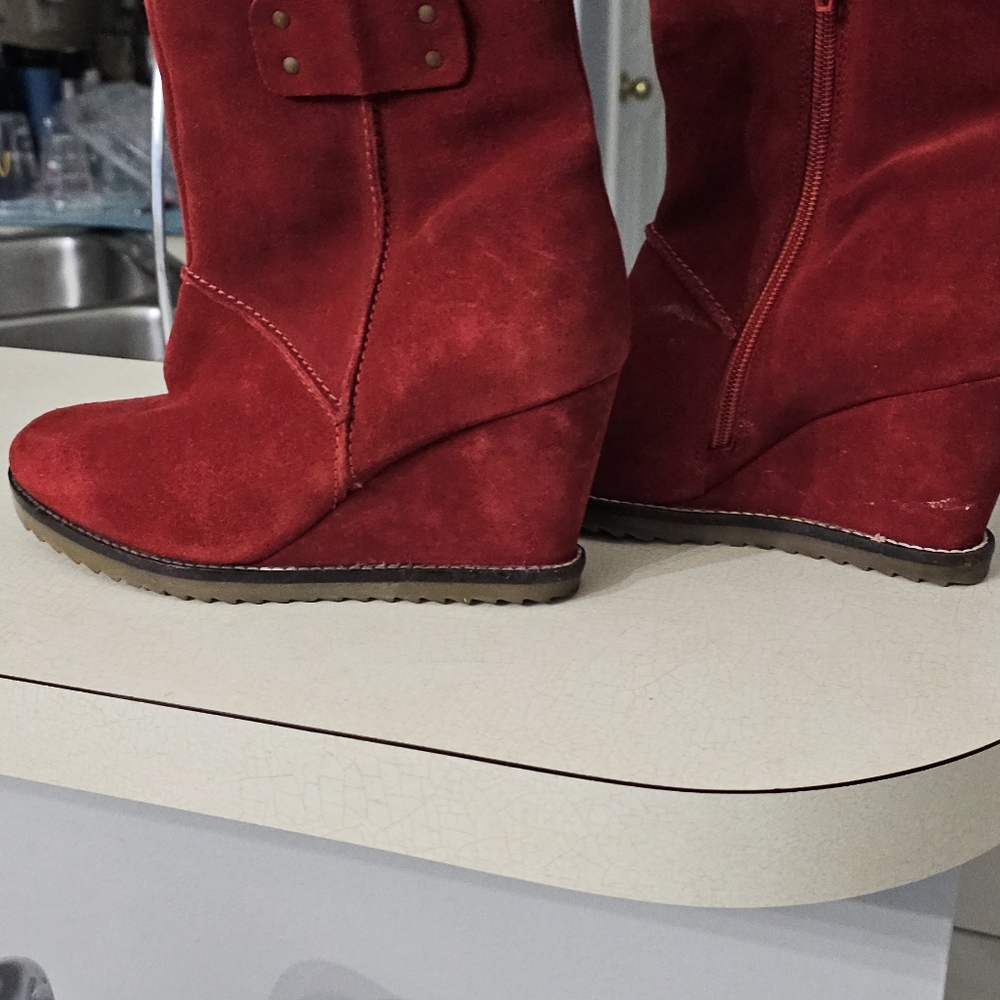 Sketchers suede booties